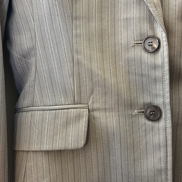 Excellent condition skirt suit set! - Picture 3 of 6